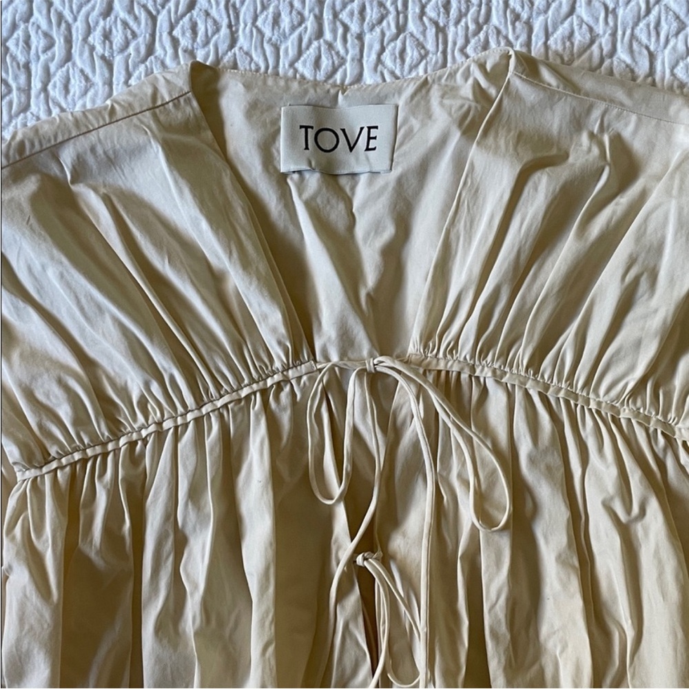 TOVE Beige Ruched Top - Picture 4 of 7